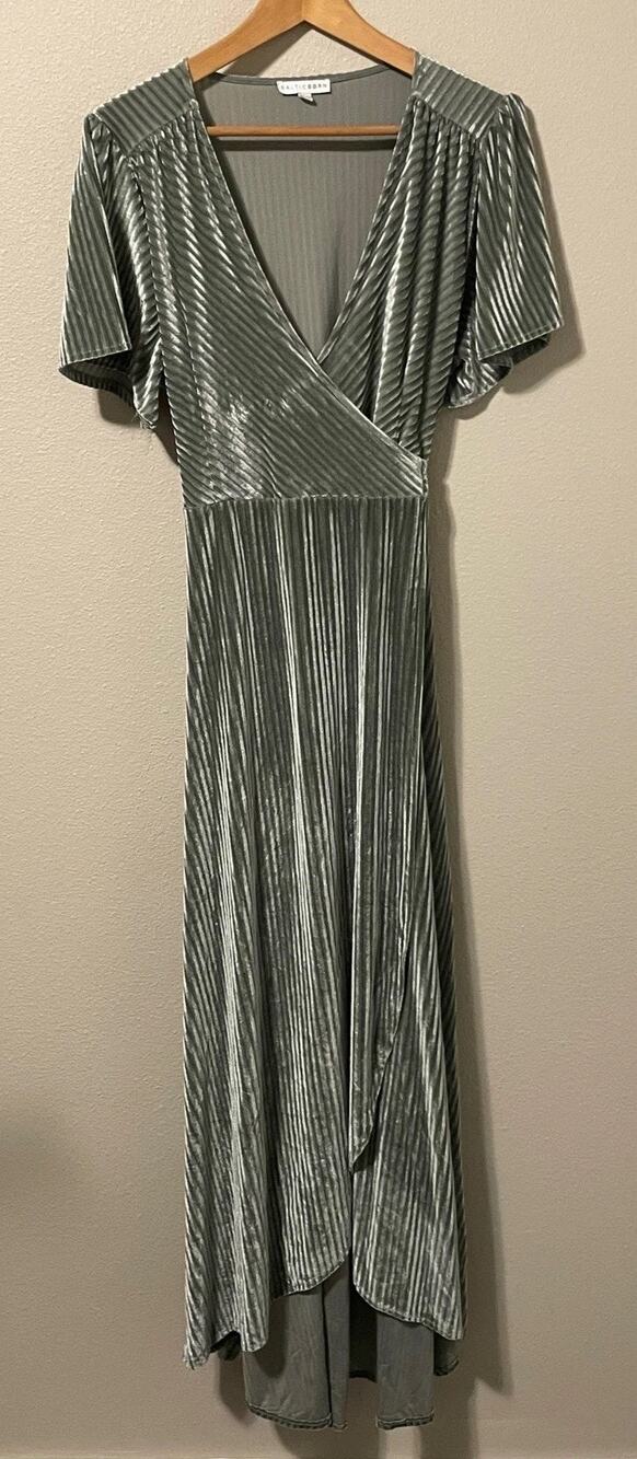 Baltic Born Dress Womens XL Green Velvet Pleated Wrap Maxi Flutter Sleeve Formal